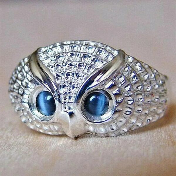 Rhinestone Owl Blue Eyes Ring